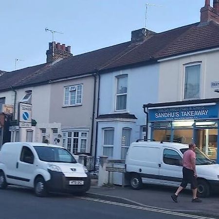질링엄 Priestfield House Medway B&B 외부 사진