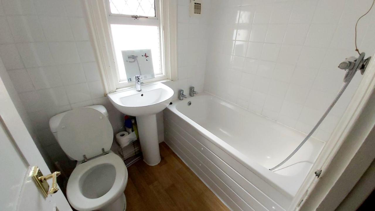 질링엄 Priestfield House Medway B&B 외부 사진