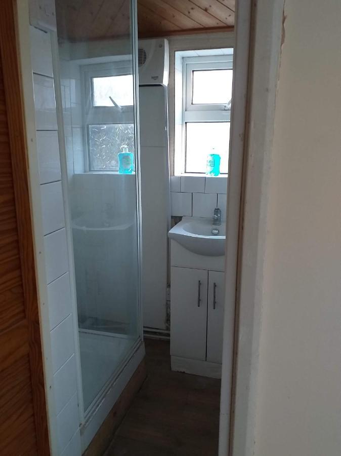 질링엄 Priestfield House Medway B&B 외부 사진